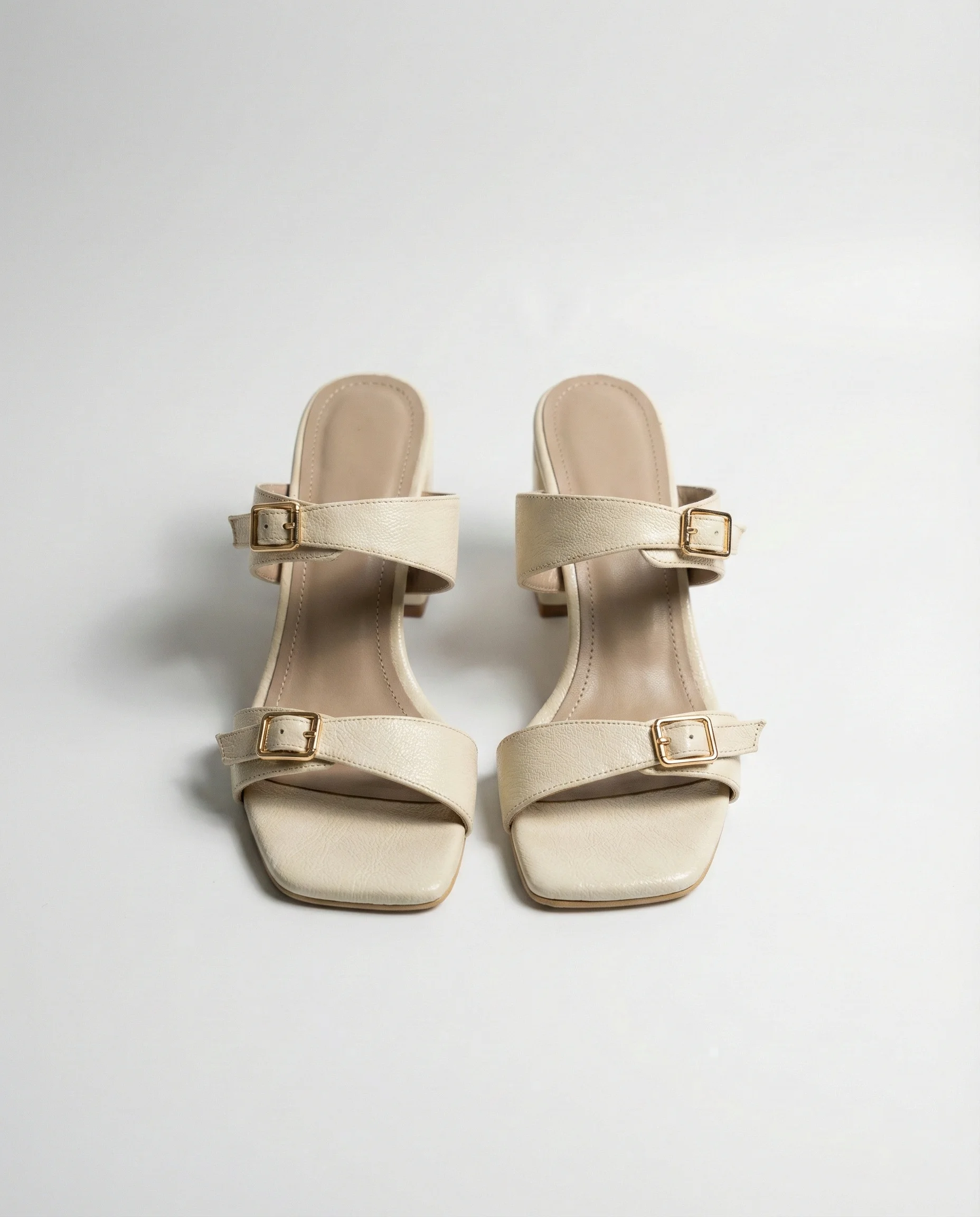 Belvia Çift Bantlı Toka Detaylı Topuklu Mule Terlik