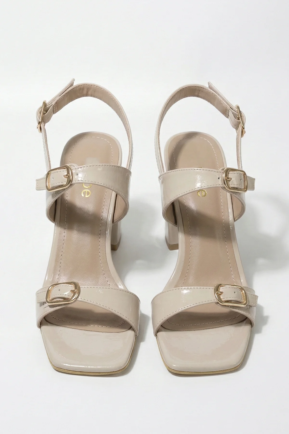 Laris Çift Tokalı Küt Burun Topuklu Sandalet Serisi